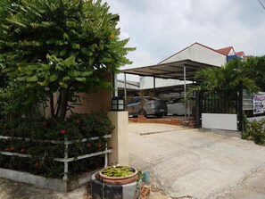 Terrace/patio - The Star Villa Resort (Hat Yai)