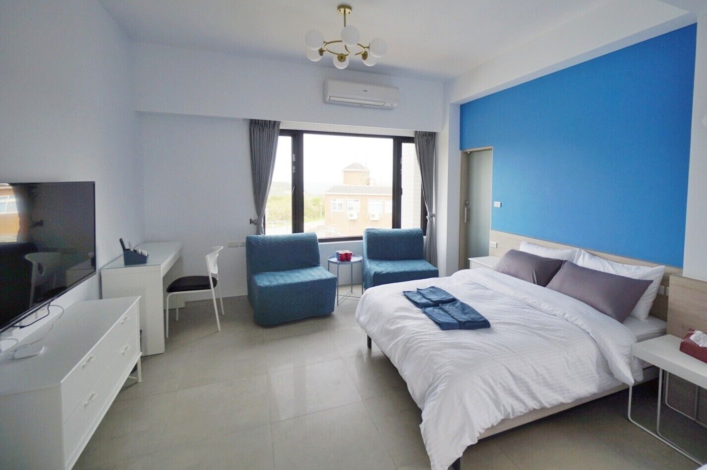 Quadruple Room | Blackout drapes, soundproofing, free WiFi, bed sheets