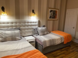 Design Double or Twin Room (Romeo) | Individually decorated, individually furnished, desk, iron/ironing board