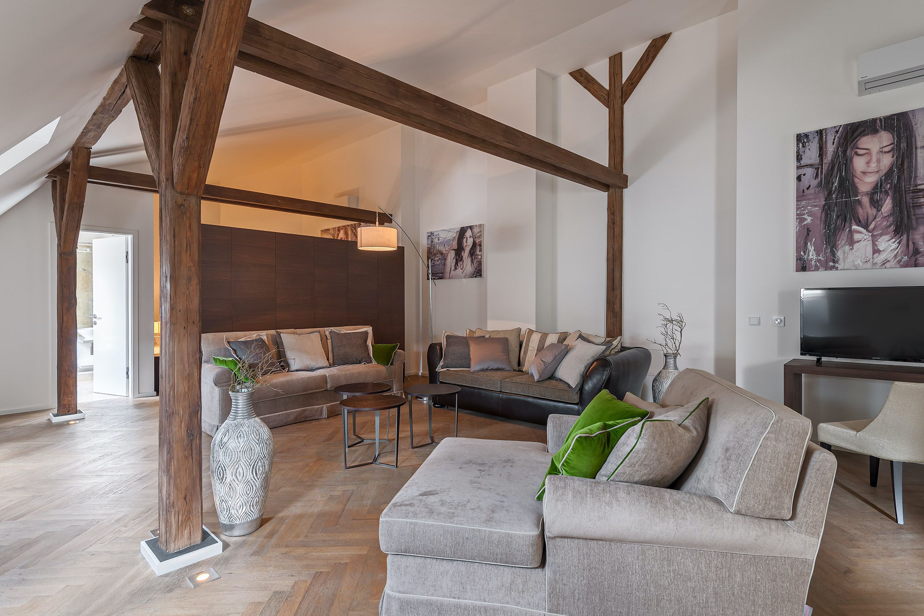 loft | premium bedding, memory-foam beds, in-room safe, individually furnished