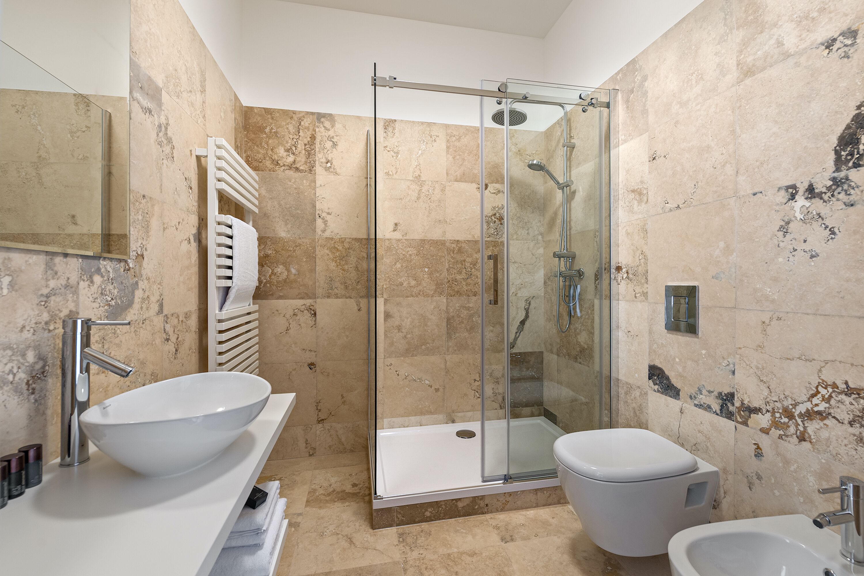 shower, free toiletries, hair dryer, bidet