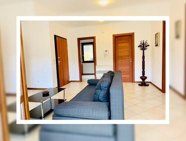 Apartment, 3 Schlafzimmer | Wohnbereich | Flachbildfernseher