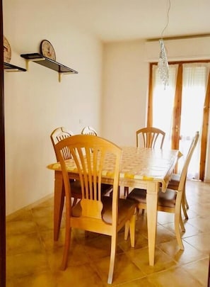 Apartment, 3 Bedrooms | In-room dining - Casa Granseola (Alghero)