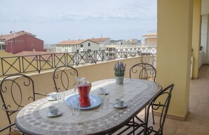 Apartemen, 2 kamar tidur | Teras/patio