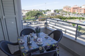 Apartment, 2 Schlafzimmer | Balkon