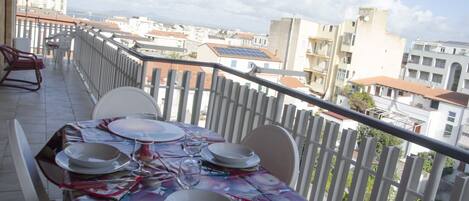 Apartamento, 2 quartos | Sacada
