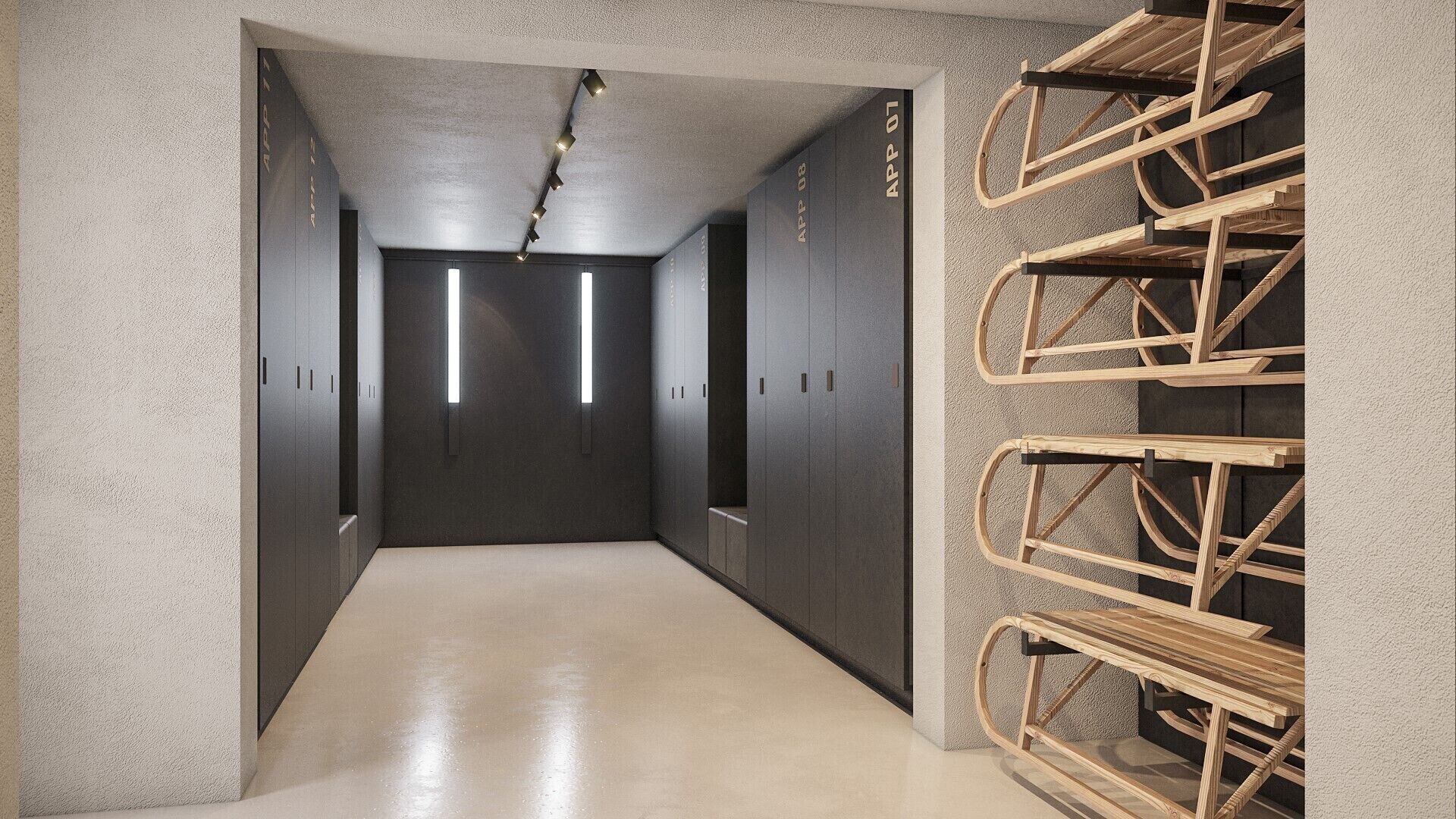 Een hal met een betonnen vloer, houten rekken aan de rechterkant en donkere kluisjes aan de linkerkant.