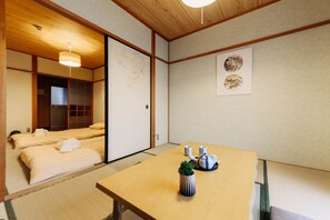 House, 3 Bedrooms | Living area | Flat-screen TV - Ace jack 21 Osaka (Osaka)