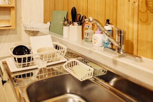 House, 3 Bedrooms | Private kitchen | Fridge, microwave, stovetop, electric kettle