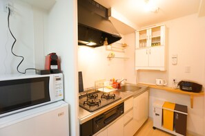 House, 2 Bedrooms | Private kitchen