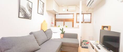 Hus, 2 soverom | Oppholdsområde | Flatskjerm-TV