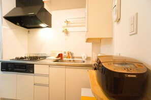 House, 2 Bedrooms | Private kitchen | Fridge, microwave, stovetop, espresso maker - Matsuyamachi House (Osaka)