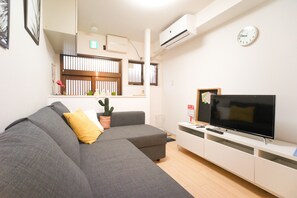 House, 2 Bedrooms | Living area