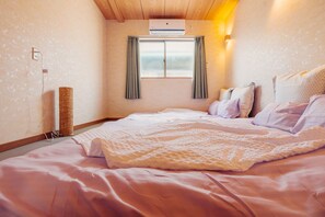 House, 3 Bedrooms | 3 bedrooms, free WiFi, bed sheets - Local stay in Taishi (Osaka)