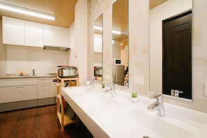 House, 4 Bedrooms | Bathroom | Separate bathtub and shower, deep-soaking bathtub, hair dryer, towels - TSURUYA (Osaka)