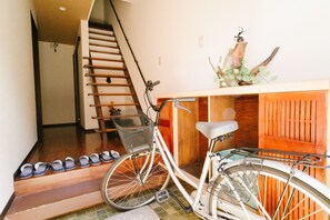 Interior - TSURUYA (Osaka)