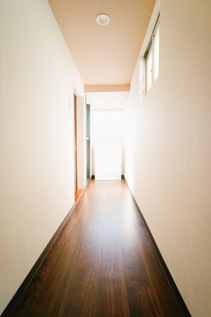 Interior - TSURUYA (Osaka)