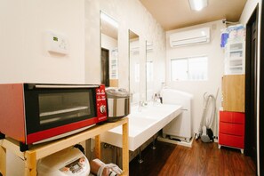 บ้านพัก, 4 ห้องนอน | ครัวส่วนตัว | ตู้เย็น, เตาประกอบอาหาร, เครื่องครัว/จาน/ช้อนส้อม