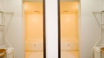 House, 4 Bedrooms | Bathroom | Separate tub and shower, deep soaking tub, hair dryer, towels