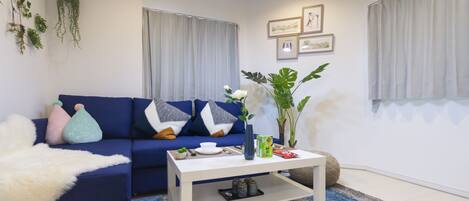 Apartment, 1 Bedroom | Living area