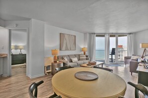 Smart TV, reproductor de DVD y libros 