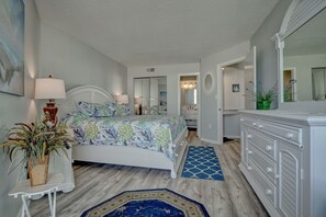 2 bedrooms, iron/ironing board, free WiFi