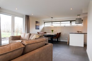 Cabin (Teuntje Johanna) | Living room