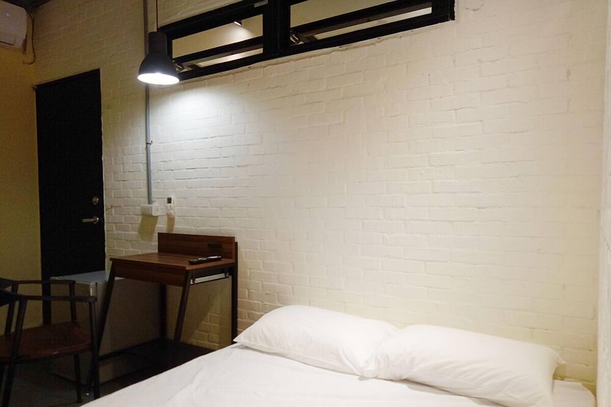 Standard Double Room | Desk, free WiFi, bed sheets