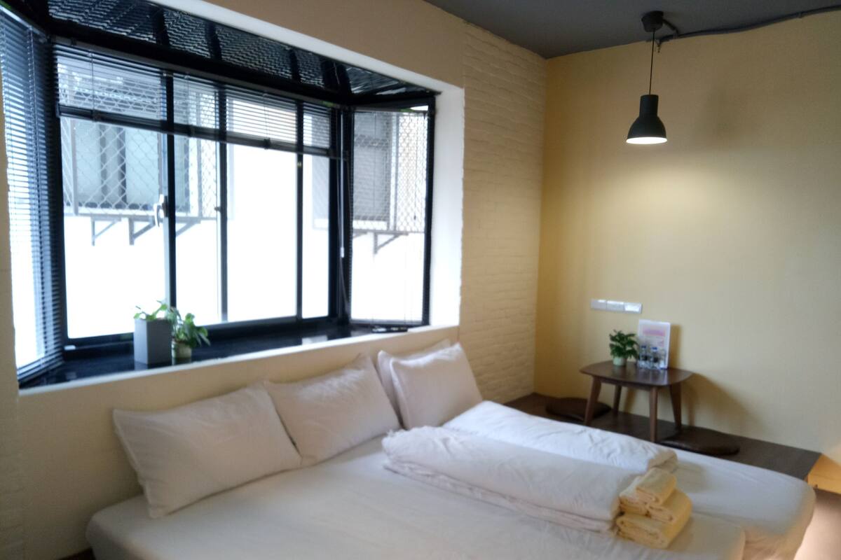 Signature Double Room, 1 Double Bed | Desk, free WiFi, bed sheets