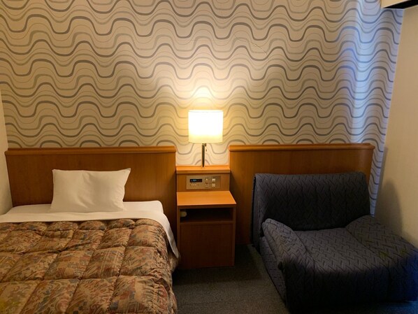 1 bedroom, desk, free WiFi, bed sheets