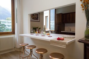 Family Apartment, Multiple Bedrooms (Appartamento Città Riva) | Dining