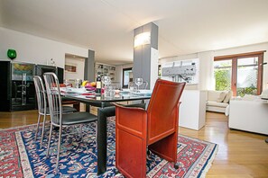 Family Apartment, Multiple Bedrooms, 2 Bathrooms (Elegance Suite Isabella) | Dining room - Appartamento Emma (Riva del Garda)