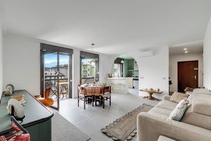 Télévision à écran plat