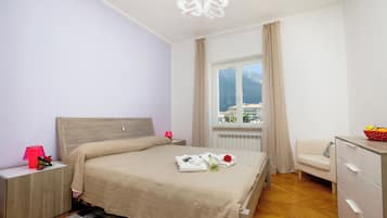 2 habitaciones, tabla de planchar con plancha, wifi y ropa de cama