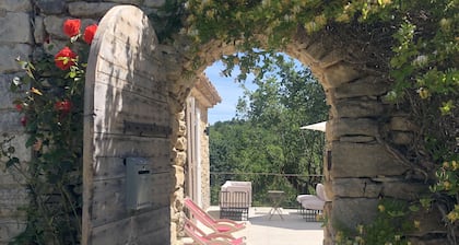 Mas de Famille - Jardin verdoyant et ombragé - Piscine & Tennis Privés
