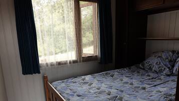 2 chambres, fer et planche Ă repasser, draps fournis