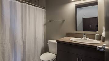 Apartemen | Kamar mandi | Handuk