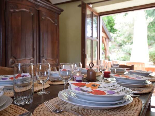 Coffee/tea maker, fridge, microwave, oven - Rustic Holiday Home in Septon With Private Garden (Durbuy)