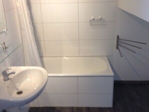 Shower - Tidy Holiday Home with Fireplace near Malmédy (Malmedy)