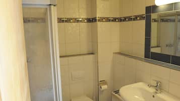 Apartment | Bathroom