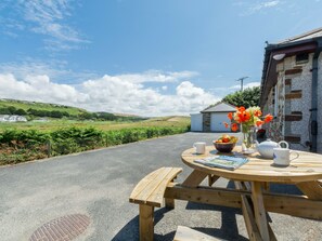 Balcony - Beautiful Holiday Home in Mawgan Porth With Garden (Newquay)
