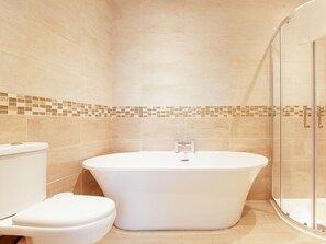 Shower dan handuk