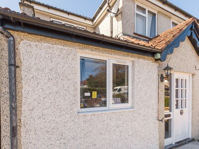Simplistic Apartment in Croydon near Wandle Park