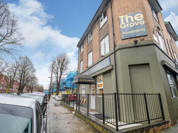 Apartment | Exterior - Lovely Studio in London With Patio (London)