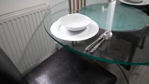 Luokittelematon kuva, 3 kautta 37, painike