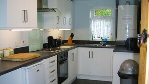 Ferienhaus | Eigene Küche | Kühlschrank, Mikrowelle