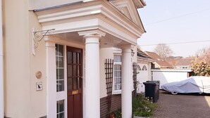 Reception - Enticing Apartment in Wimborne near Model Town (Wimborne)