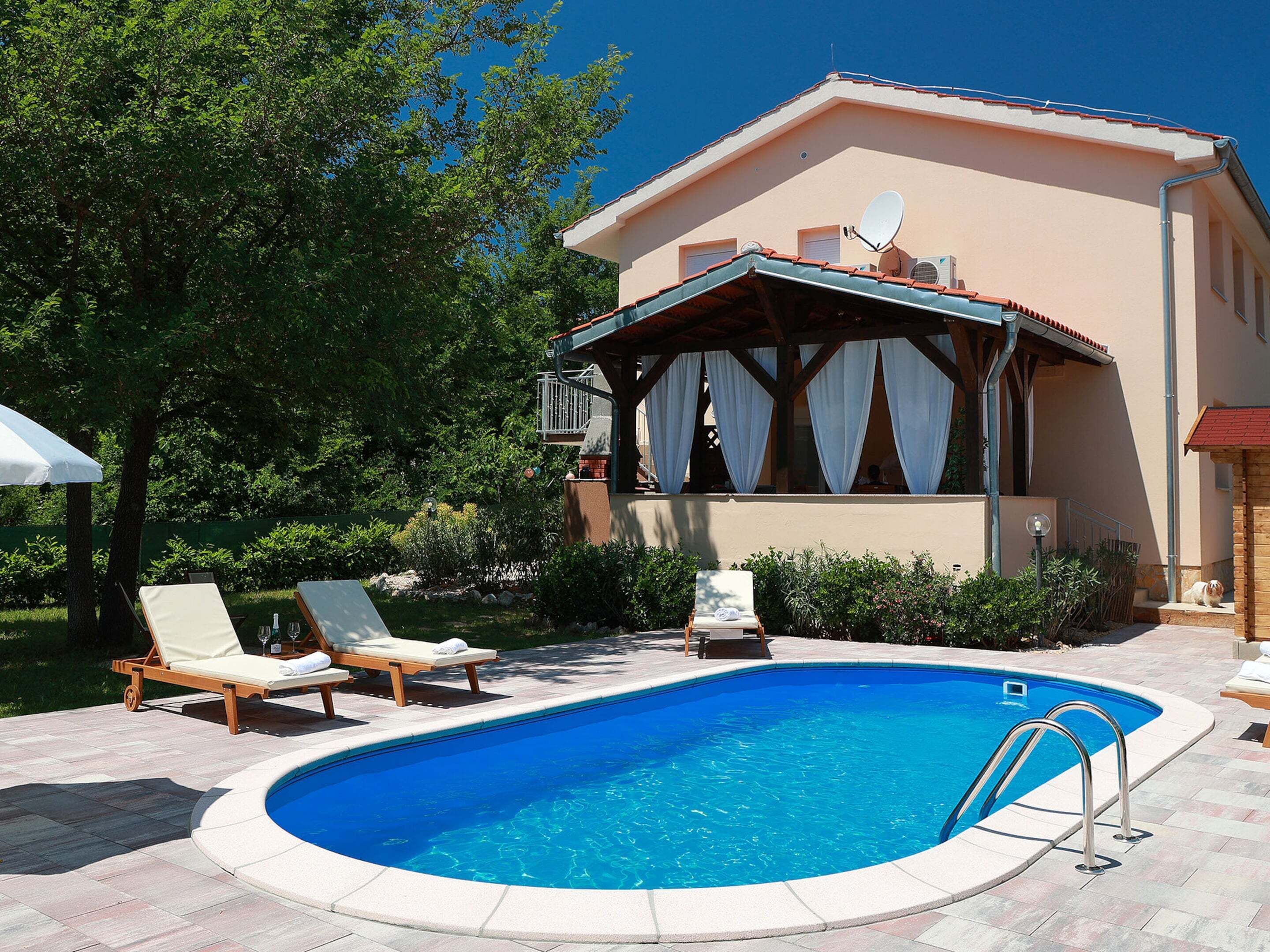 Apartment | Pool | Indoor pool, outdoor pool