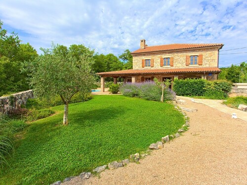 Attractive Villa in Kras With Swimming Pool