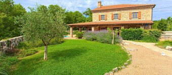 Attractive Villa in Kras With Swimming Pool